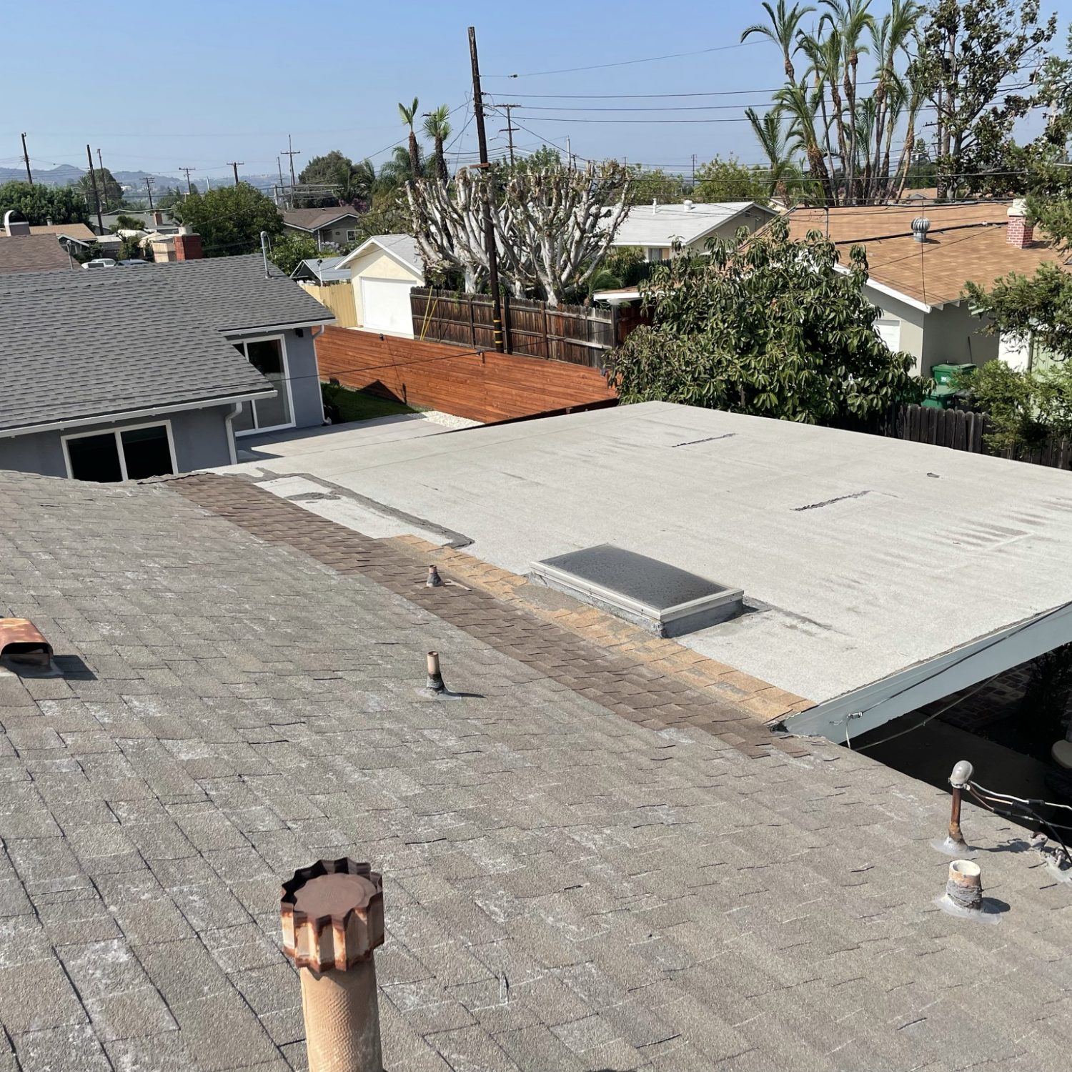 Asphalt shingle roof, Los Angeles